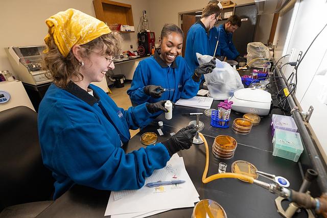 two students in Fermentation Sciences lab